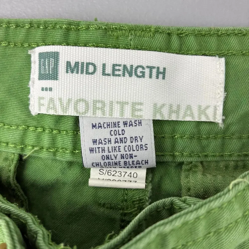 Old Navy Mid Length Favorite Khaki Green Casual Shorts Women's size 10